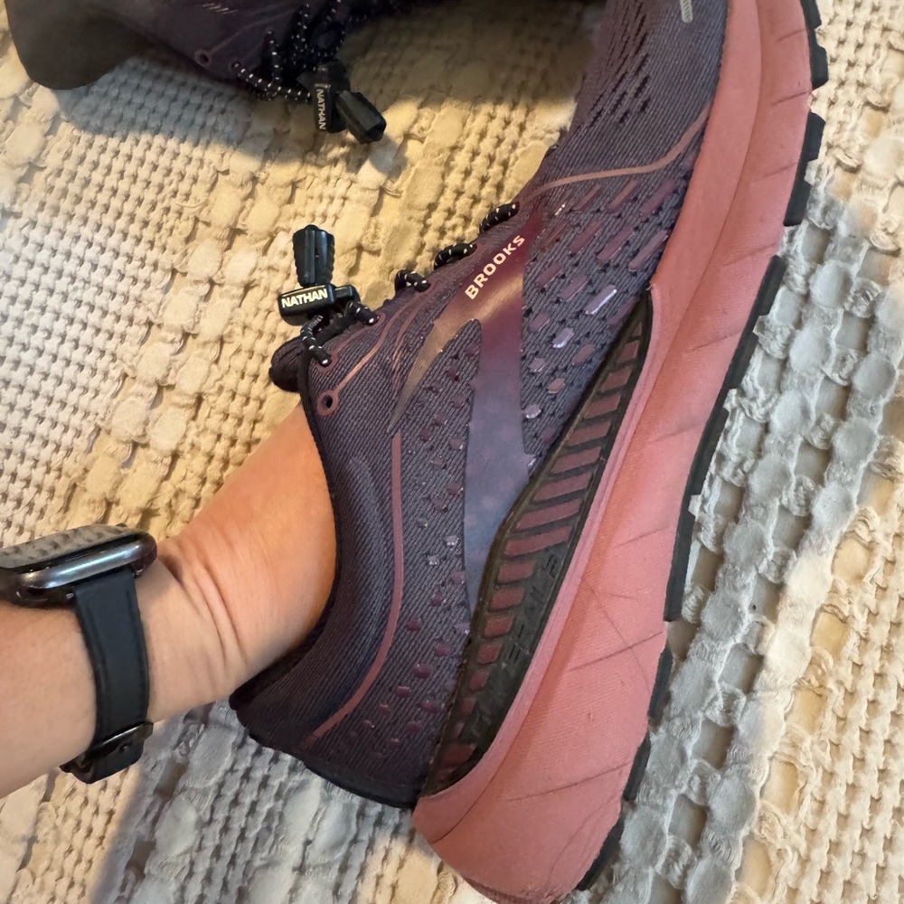 Brooks Women's Running Shoe - Charcoal & Dusty Rose - Picture 8 of 10